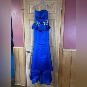 Ashley Lauren prom gown